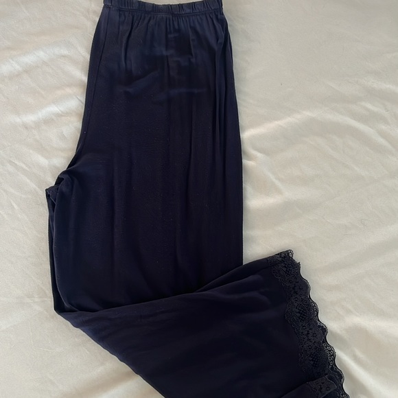 Liz Claiborne Pajama Set - Picture 6 of 11